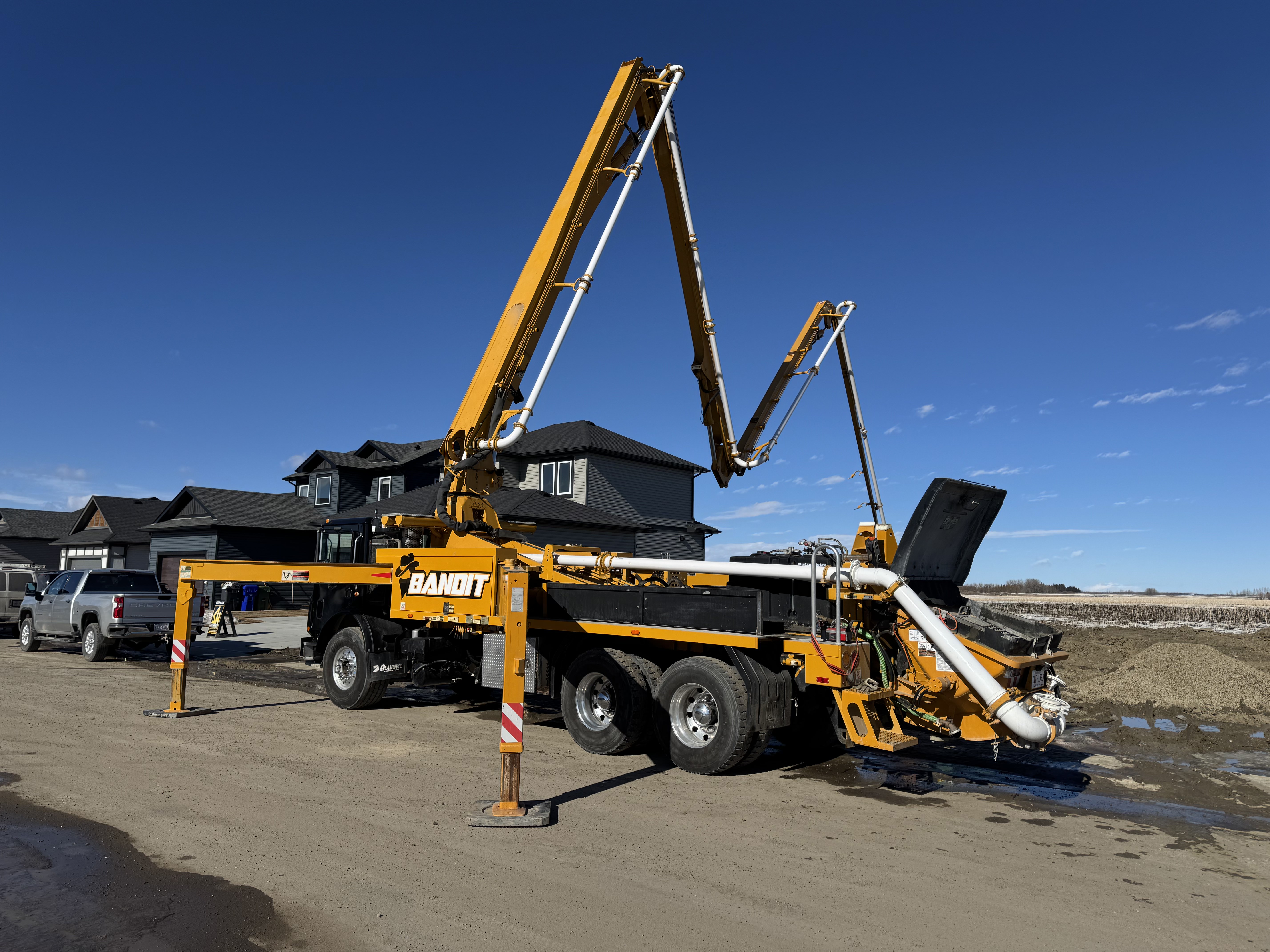 40 meter z-boom concrete pumping truck